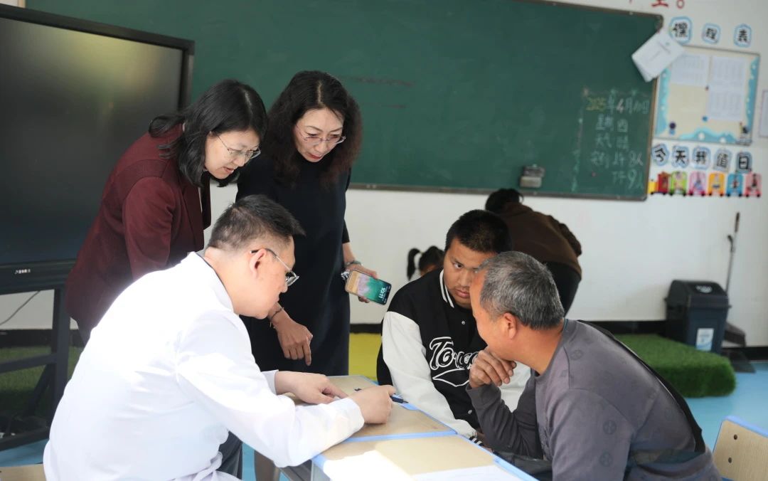 【沪上春风送希望 医者仁心护健康】beat365平台官方网站联合上海壹博医疗集团赴大理开展爱心义诊活动